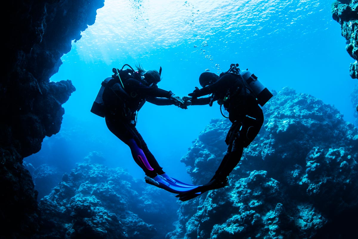 沖縄ダイビングライセンスを目指すなら一人旅でも利用しやすいワールドダイビング